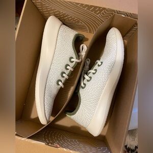 NEW Allbirds Tree Runner size 8 women's
